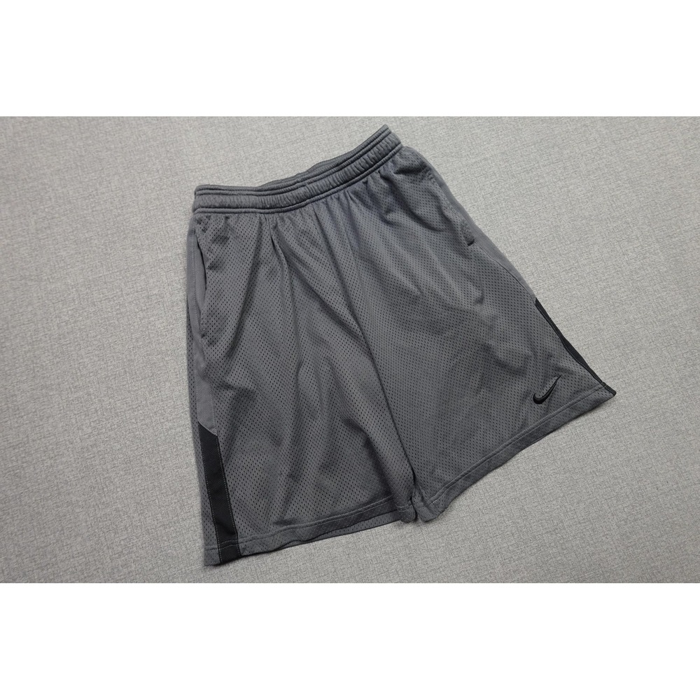 Nike Dri-FIT Shorts Mens Medium Gray Mesh Athletic Running Pockets Workout